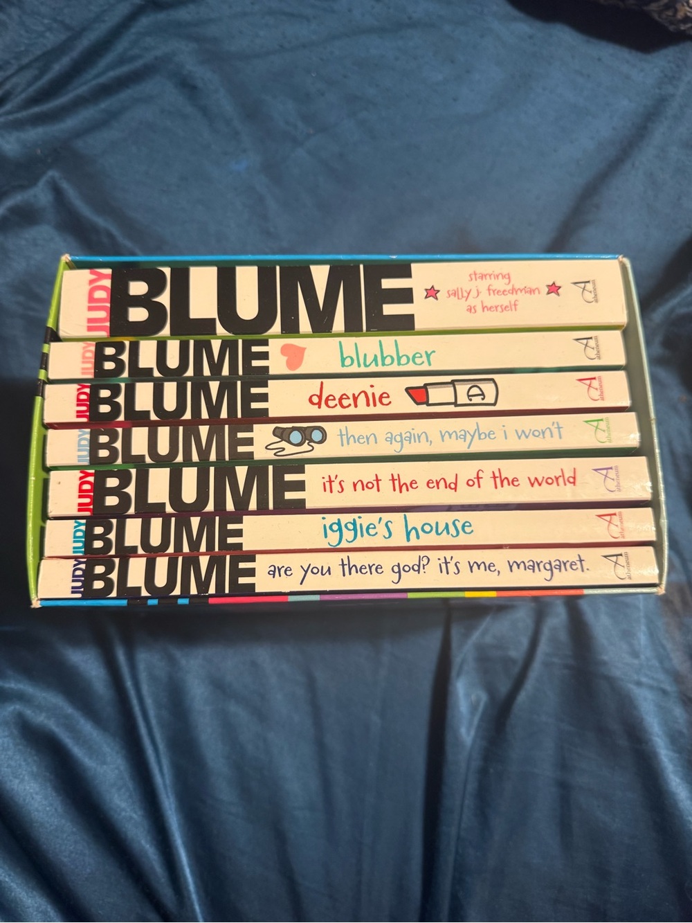 Set of 7 Judy Blume Paperback Boxed Set - White Spines